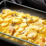 Повноцінна вечеря за 20 хвилин — картопляна запіканка у мікрохвильовці