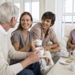 Як спілкуватися з родичами, щоб вони не сиділи на вашій шиї: 7…