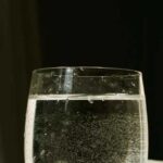 Як склянка води з сіллю і оцтом допоможе очистити будинок від негативу