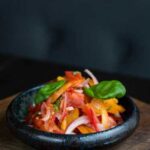 Чому забороняється залишати ніж на кухонному столі: прикмети та практичні міркування