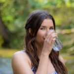 “Корисно це чи шкідливо”: Чи потрібно починати день зі склянки води