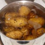 Коли правильно солити картоплю, щоб було смачно