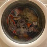 Наскільки в пральній машині можна залишити випрану білизну