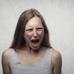 Ці риси характеру говорять про те, що у людини є проблеми з…