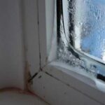 Дієві поради, щоб позбутися конденсату на вікнах