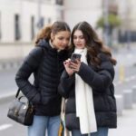 Речі, які емоційно розумна людина ніколи не робить зі своїм смартфоном