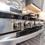 Легкий спосіб почистити ручки газової плити від жиру без особливих зусиль