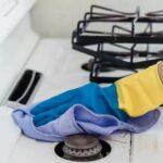 Два кроки до ідеальної плити: сода та газована вода проти застарілого жиру