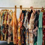 Чому дерматологи рекомендують відмовитися від щоденного носіння синтетичного одягу