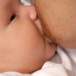 Тривале грудне вигодовування врятує маму від серцевих хвороб