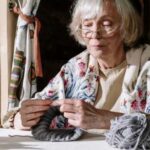 Як не можна звертатися до літньої жінки