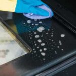 Сяятиме чистотою без зайвих зусиль: простий спосіб очищення духовки