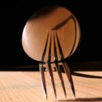 Не просто так впала виделка або ложка: розшифровуємо прикмети
