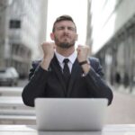 Робота як ідентичність: 4 знаки Зодіаку, які не вміють відпочивати