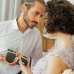 Щедрість за гороскопом: 4 чоловічих знаки Зодіаку, які не скупляться на подарунки