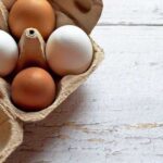 Чи потрібно мити яйця після купівлі
