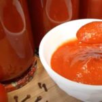 Варю томатний кетчуп на зиму: смачний і густий без уварювання та добавок