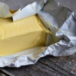Заморозьте, щоб побачити, чи кришиться якісне вершкове масло