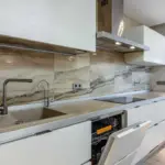 Витяжка не тягне жир: як почистити фільтри без хімії та відновити потужність