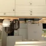 Жир зникне миттєво: розпиліть це на кухонні шафи, і він розчиниться сам