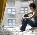 Самотніх жінок простіше задовольнити у сексі