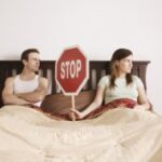 Чому люди відмовляють собі у сексі?