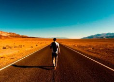 Хибні та деструктивні істини, які нам вселяють навколишні