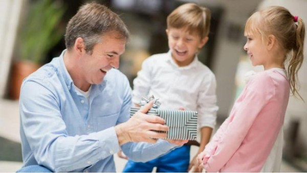 Що подарувати коханим? Вибираємо подарунок татові