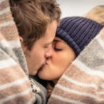 Що ми отримуємо разом із поцілунками?