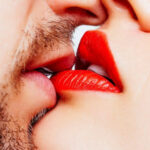 Кожен п'ятий чоловік не зараховує поцілунок до зради