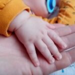 Скільки разів на день потрібно обіймати дитину: вчені вивели точну формулу щастя…