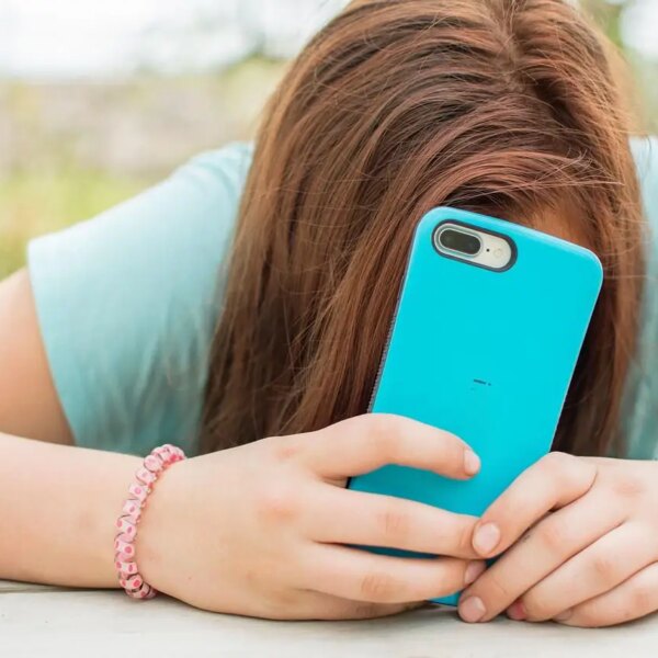 Секрети виховання: що робити, якщо підліток зачинився в кімнаті й&hellip;