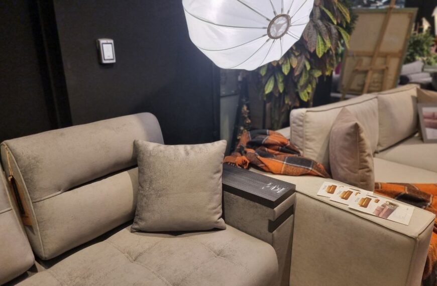 Секрети виховання: кого насправді бачить ваш пес, коли виє як вовк, та як це&hellip;