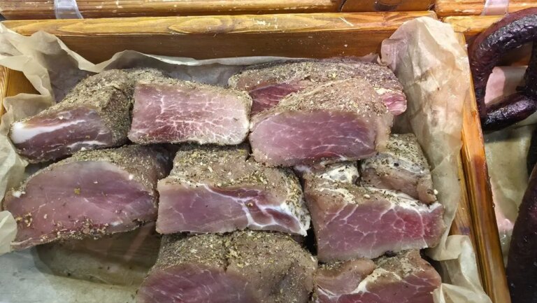 ТОП-5 продуктів, що шкодять пам'яті: дізнайтеся, що ви їсте щодня, і розкрийте секрети збереження пам'яті для здоров'я людини. 4