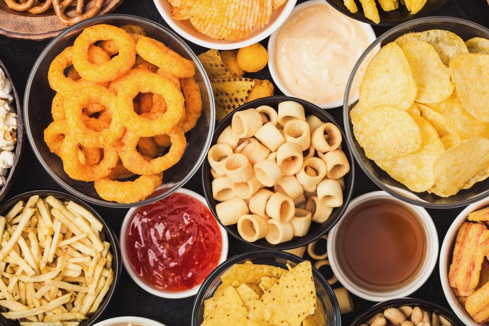 Чому деякі продукти викликають голод, і що їм на заміну 16