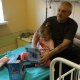 Малу пацієнтку, чотирирічну дитину, виписали з медичного закладу після успішного видалення осколка російської міни з її серця. 10 Малу пацієнтку, чотирирічну дитину, виписали з медичного закладу після успішного видалення осколка російської міни з її серця. 10