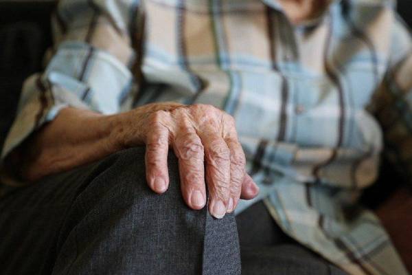 Зниження пенсійного віку для чоловіків: хто зможе вийти на заслужений відпочинок раніше 60 років
