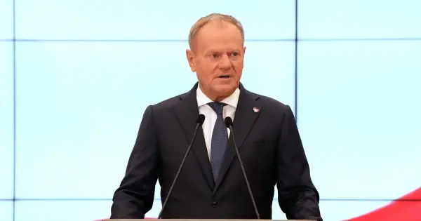 Дональд Туск закликав припинити насильство через українську мову