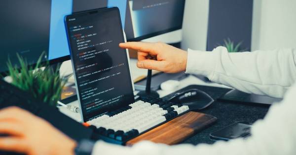 Смерть програміста в туалеті не пов’язали з роботою через відсутність контакту з комп’ютером 7 Смерть програміста в туалеті не пов’язали з роботою через відсутність контакту з комп’ютером 7