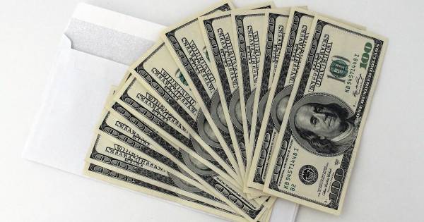 Медпрацівниця шпиталю вимагала $12 тисяч за фіктивну хворобу та зайву операцію