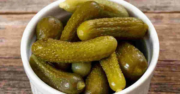 Квашені огірки на зиму: 3 перевірені рецепти для хрусткого результату