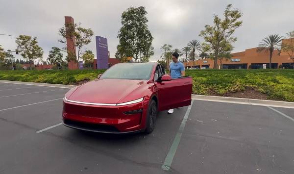 Американець виявив неочевидні функції Tesla, невідомі більшості власників