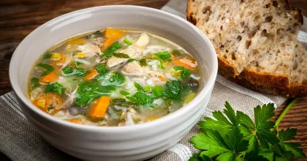 Коли краще солити суп: думка шеф-кухарів