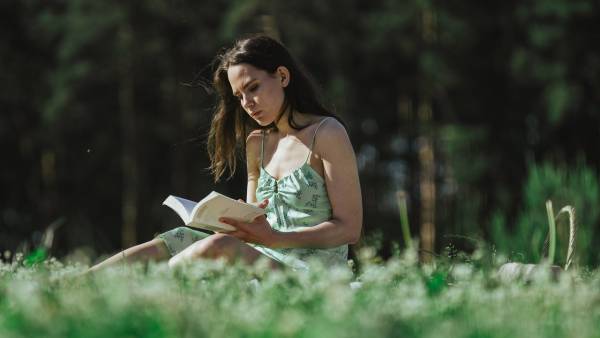 Літня полиця: книги, що дарують відчуття тепла та відпочинку 17 Літня полиця: книги, що дарують відчуття тепла та відпочинку 15