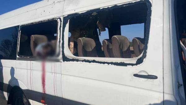 МНУ 28 Російський удар по автобусу на Нікопольщині забрав життя п’ятьох людей