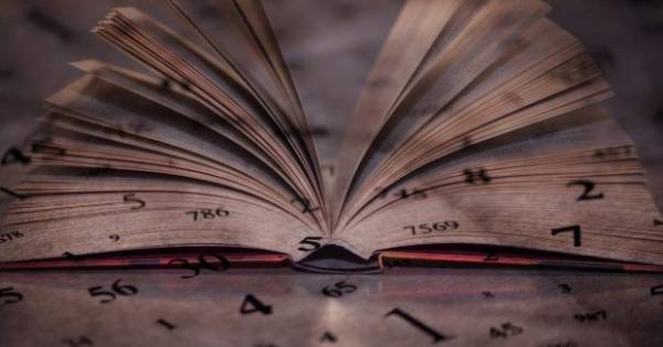 Чому сіпається ліве око: астрологи передвіщають важливі новини