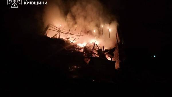 Київ та область зазнали балістичних ударів: відомо про пошкодження та постраждалих