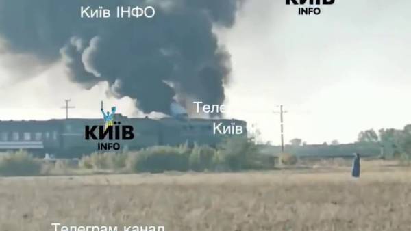 Російські обстріли: пасажирський поїзд Київ — Миколаїв атакували, триває евакуація