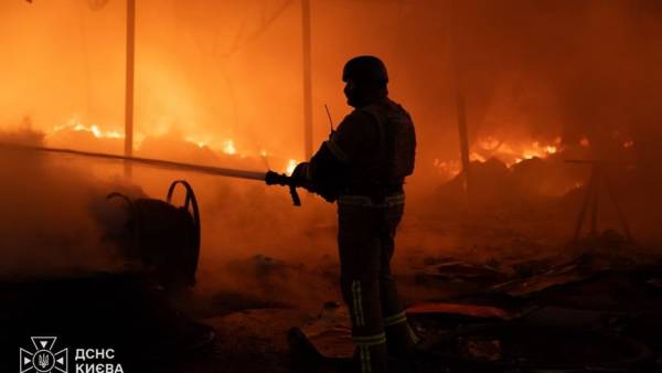 Київ: двоє загиблих внаслідок нічної балістичної атаки.