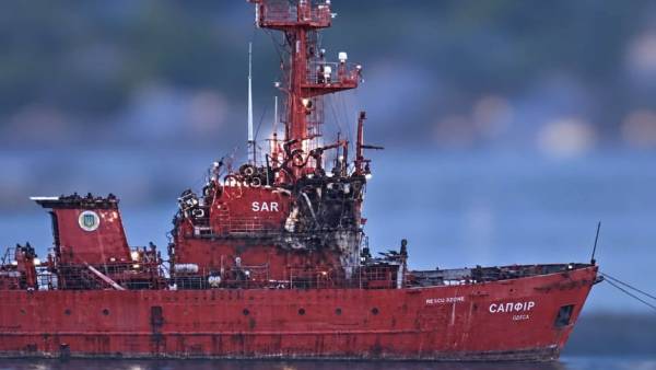 Росіяни пошкодили захоплений у 2022 році буксир «Сапфір» в одеському порту